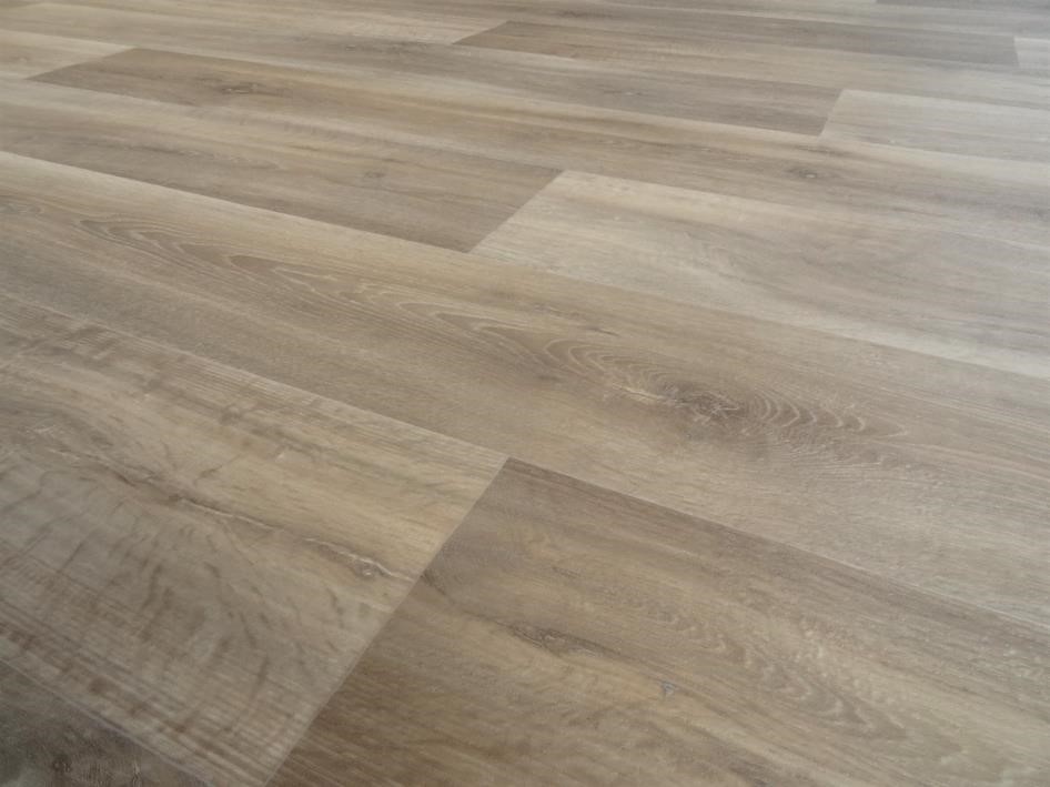 PVC in lebhafter Holz-Optik 3