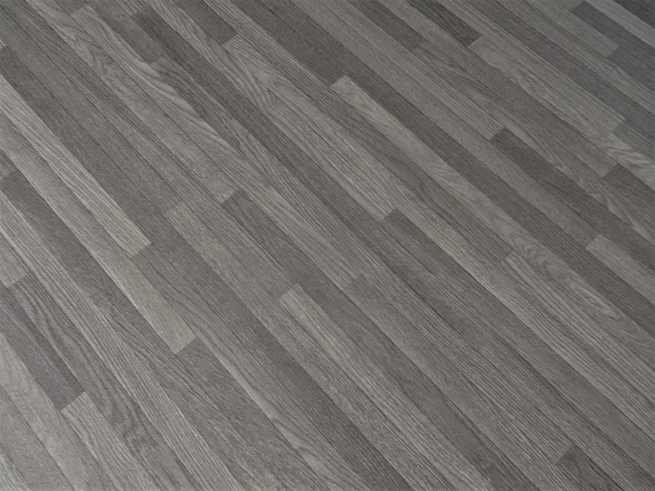 PVC in grauer, schmaler Holz-Optik 1
