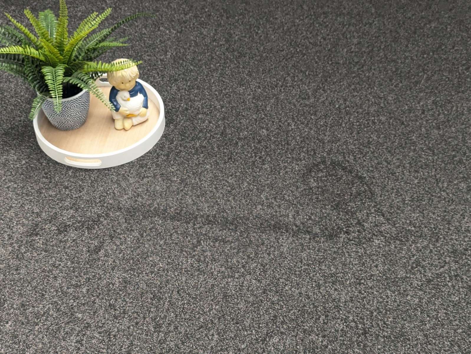 Teppichboden Jamaica – Samtig weicher Velours in Anthrazit, extra dicht & komfortabel