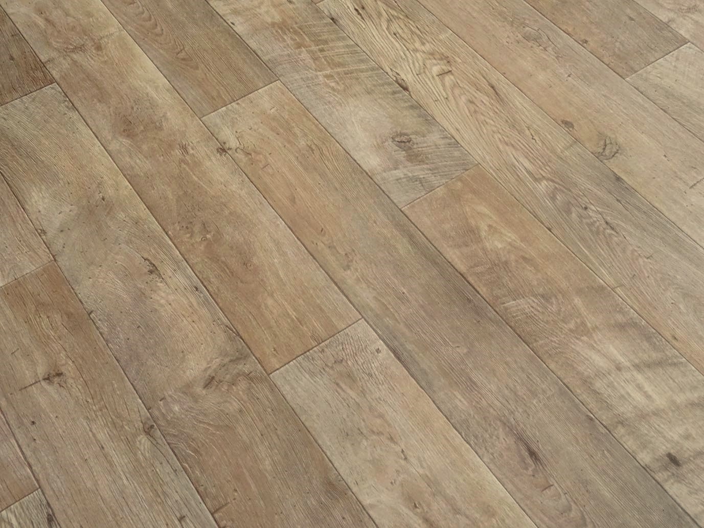 PVC in robuster, natürlicher Holz-Optik 1