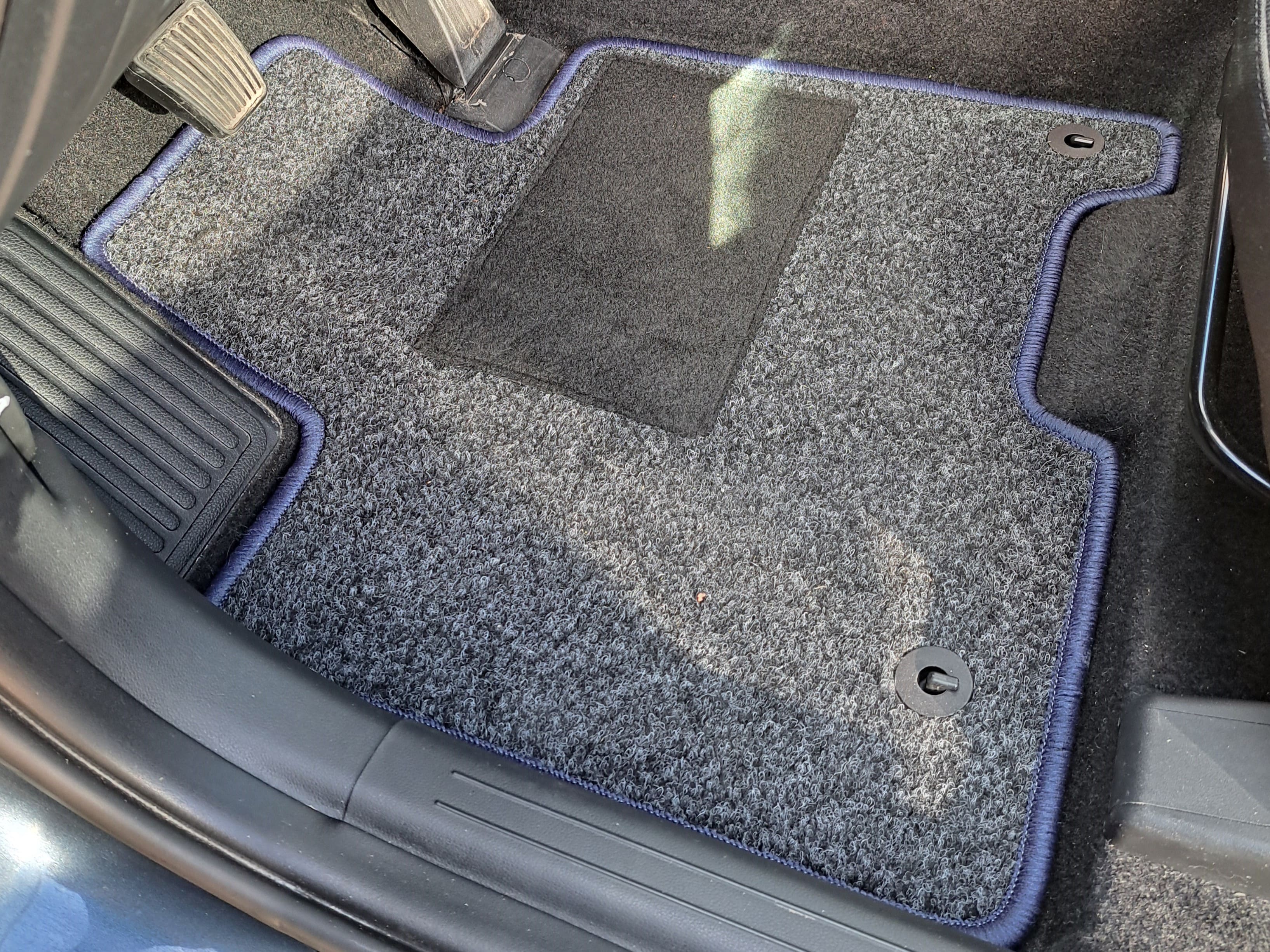 Lagerrest: Fußmattenset passend für Hyundai Tucson NX4, Hit anthrazit, Umrandung grau