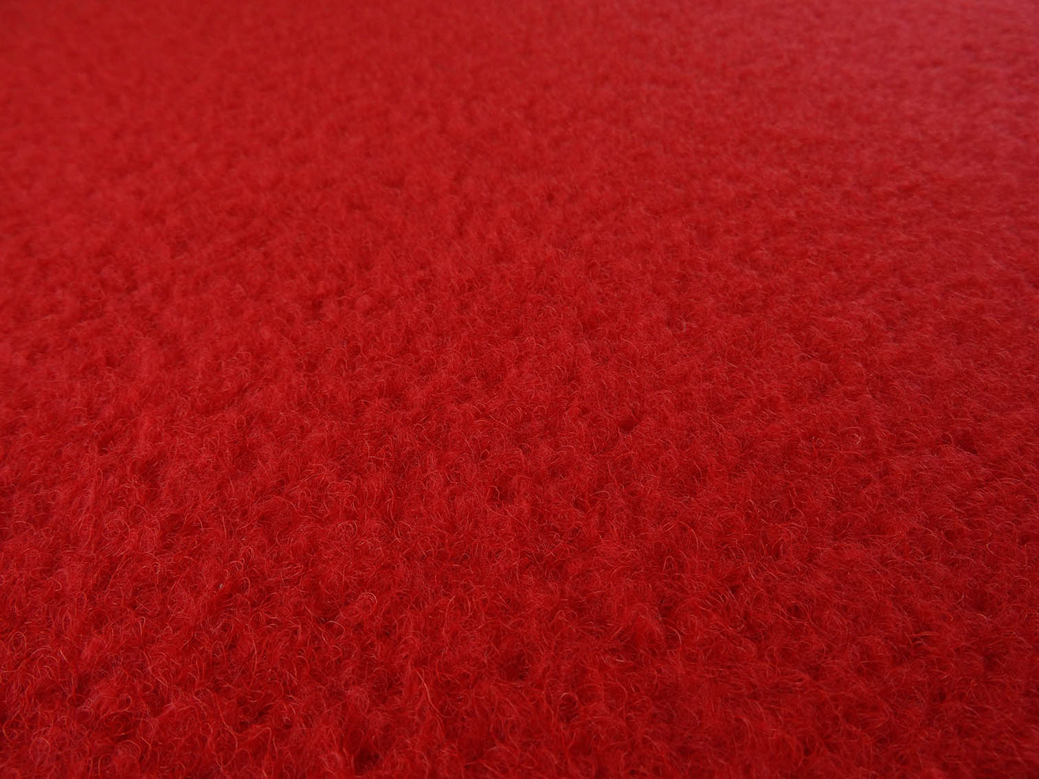 Roter Teppich Oredo | Outdoorteppich mit Drainage für Messen & Events