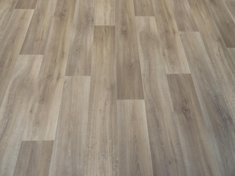 PVC in lebhafter Holz-Optik