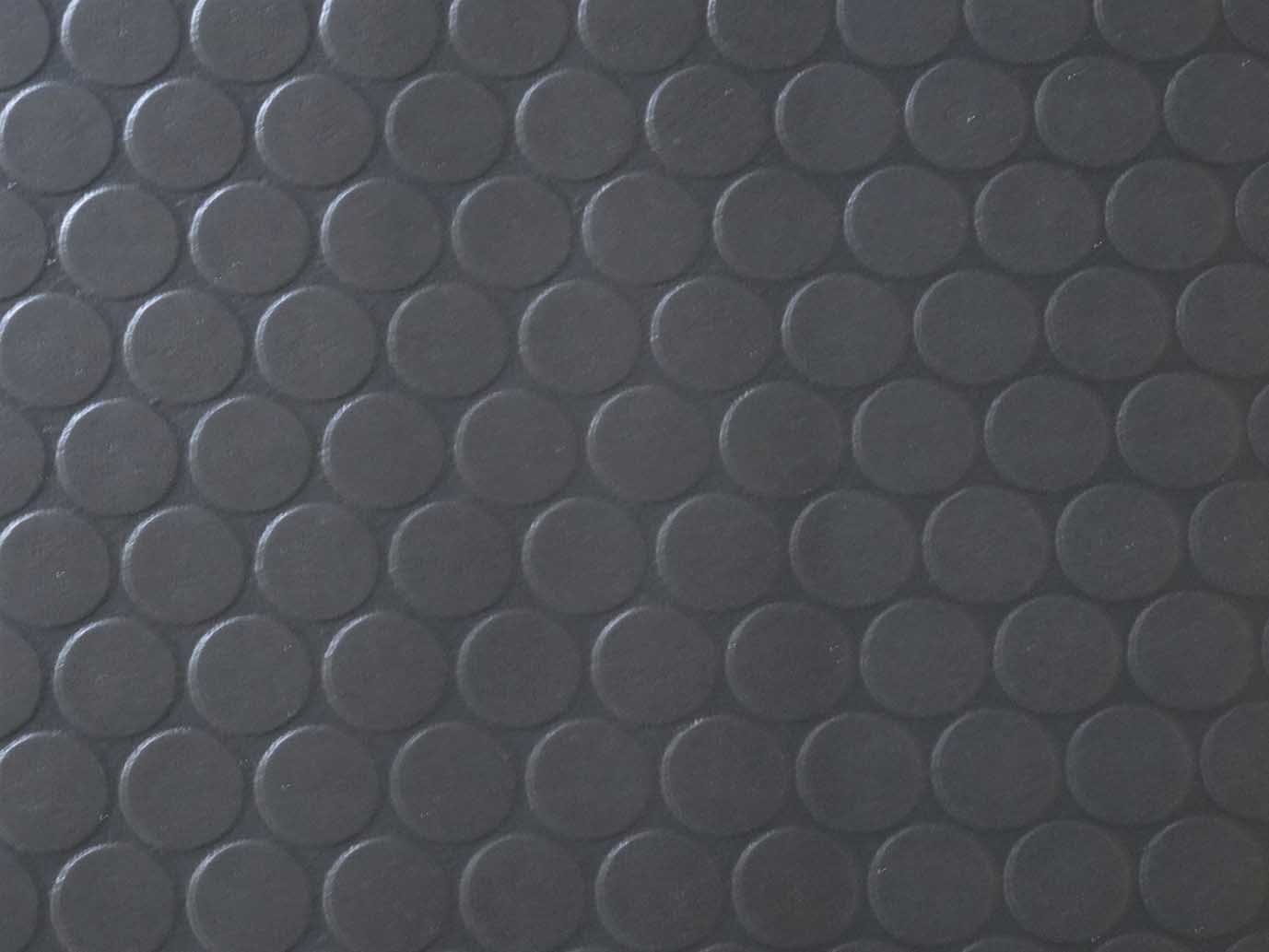 PVC mit schwarzen Punkten