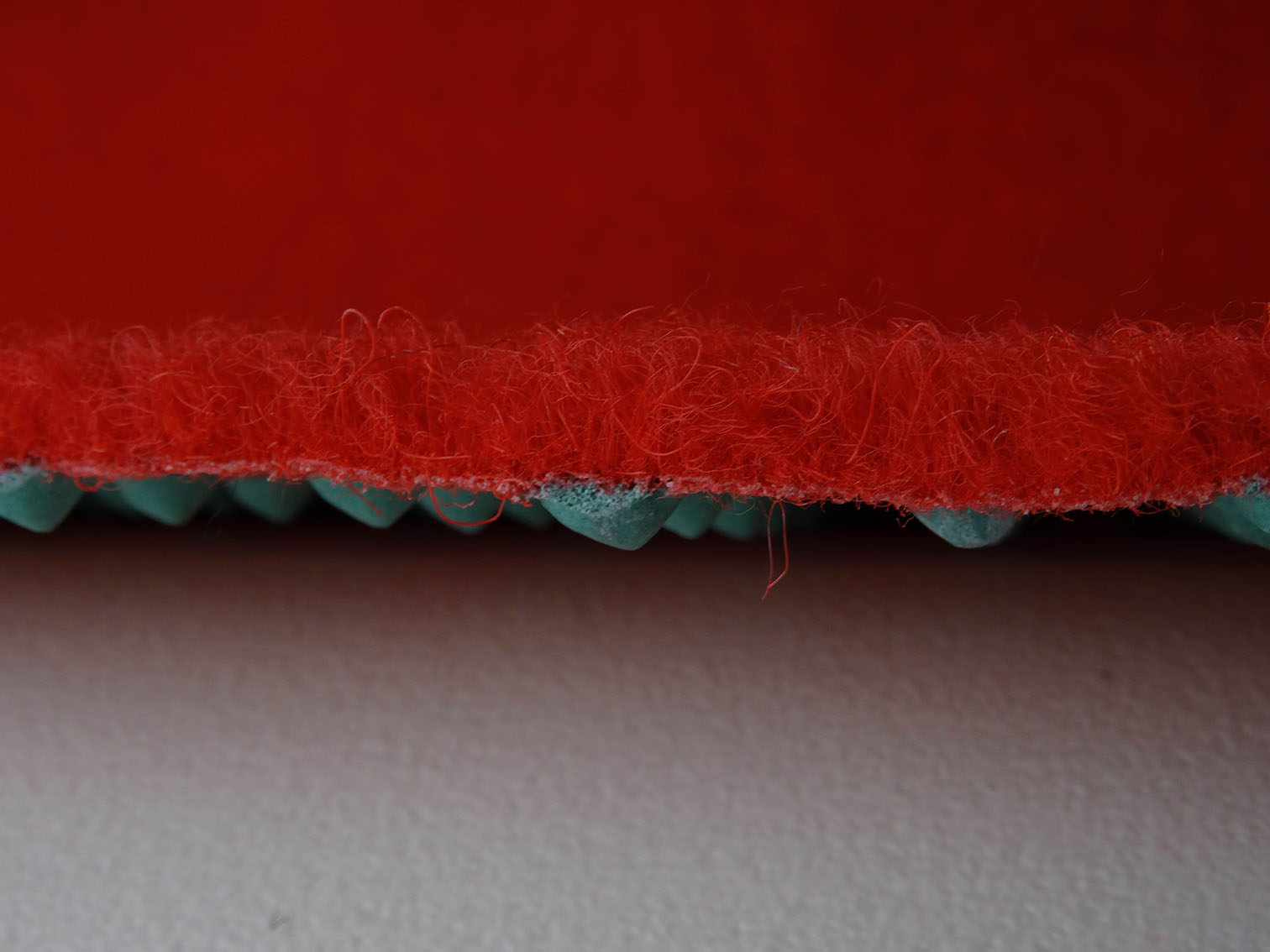 Roter Teppich Oredo | Outdoorteppich mit Drainage für Messen & Events