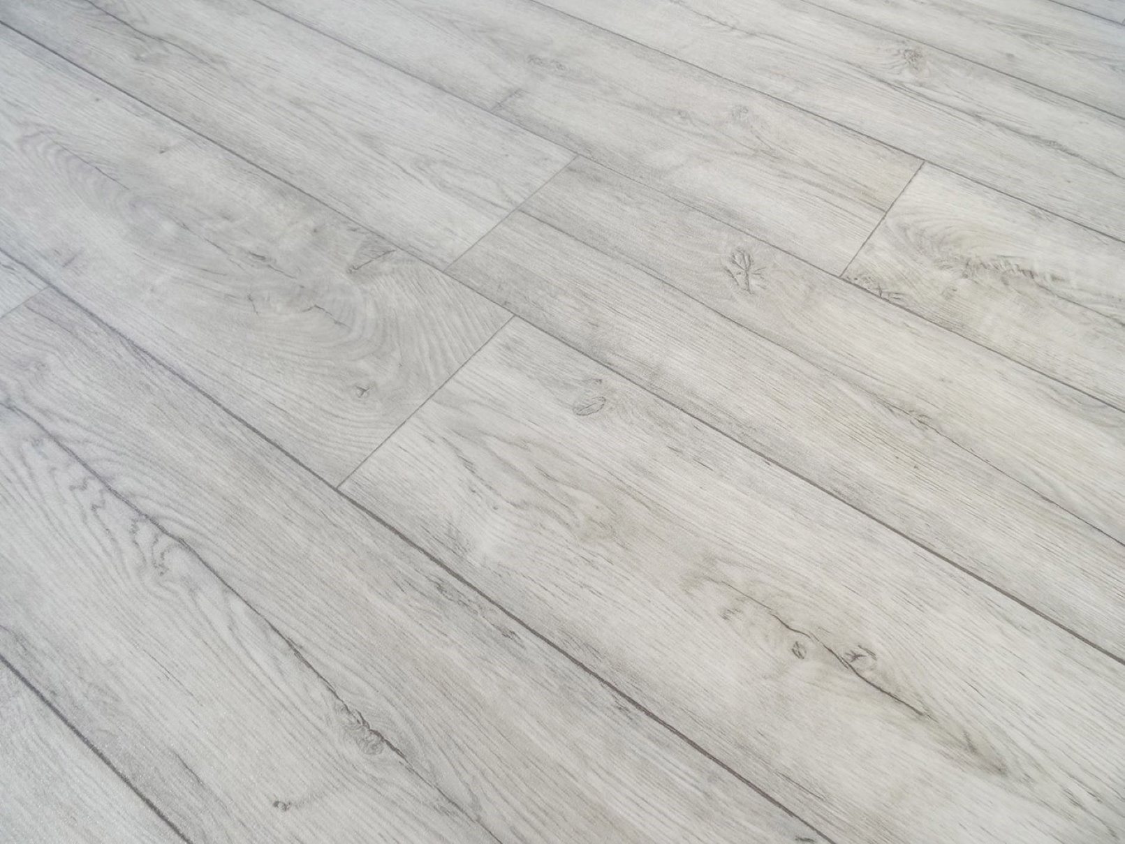 PVC Bodenbelag Vinylboden in moderner Eichenholzoptik mit natürlicher Maserung