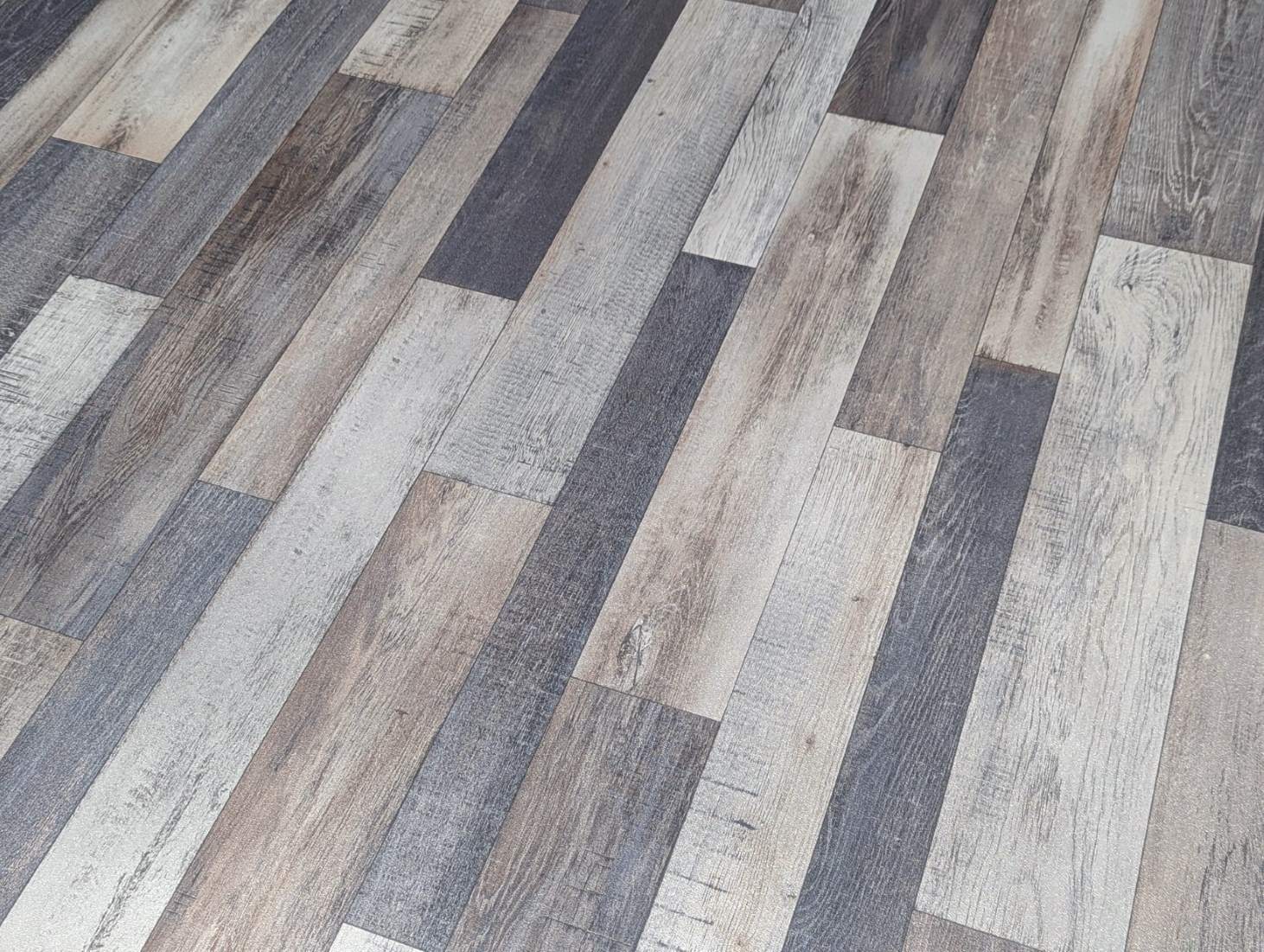 PVC Bodenbelag Vinylboden mit natürlicher Holzstruktur in Vintage Landhausstil