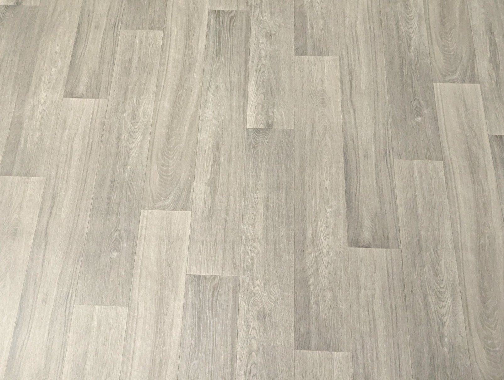 PVC Bodenbelag Vinylboden in skandinavischer Holzoptik – heller Designboden in Eichenoptik