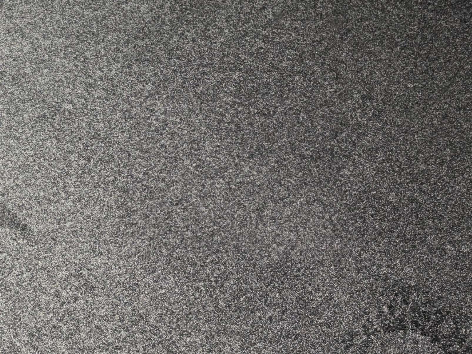 Teppichboden Jamaica – Samtig weicher Velours in Anthrazit, extra dicht & komfortabel