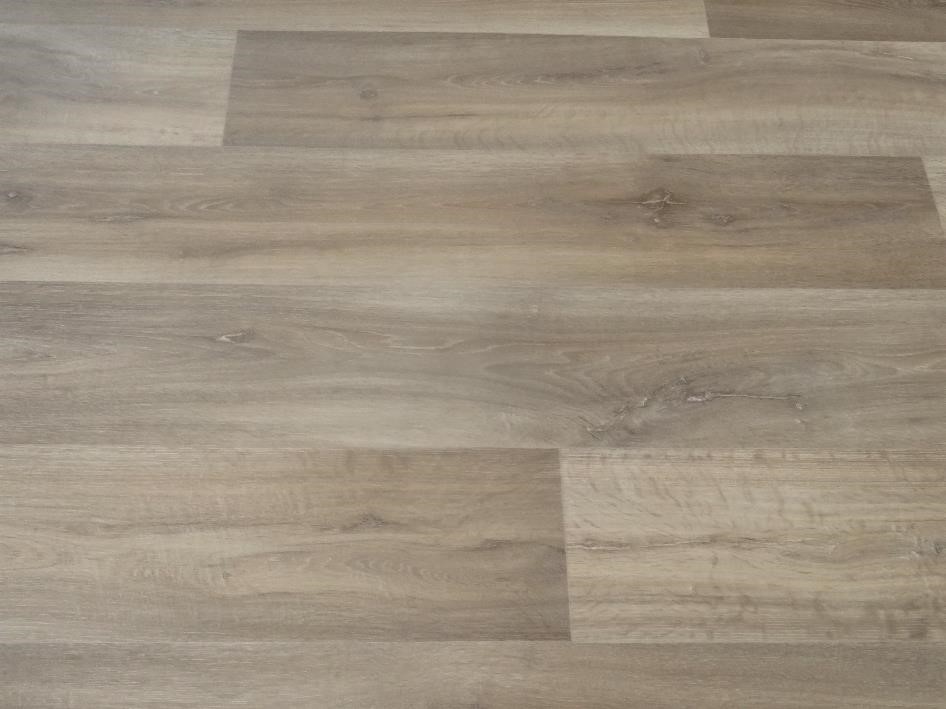 PVC in lebhafter Holz-Optik 1