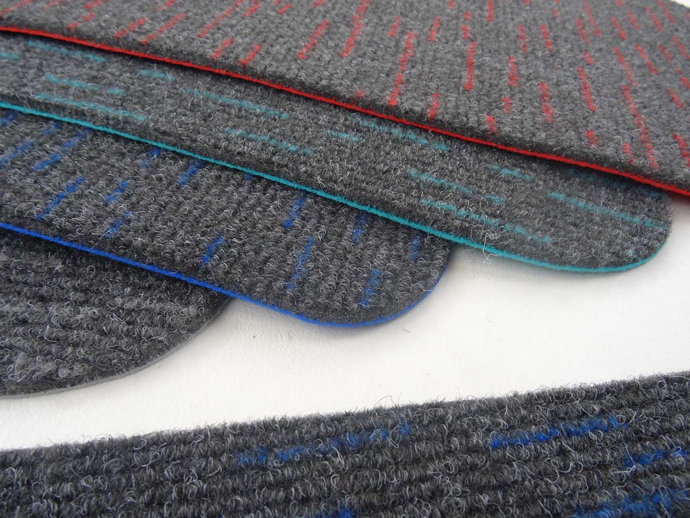 Teppichboden mit farblichen Linien-Akzenten (2 Meter Breite)