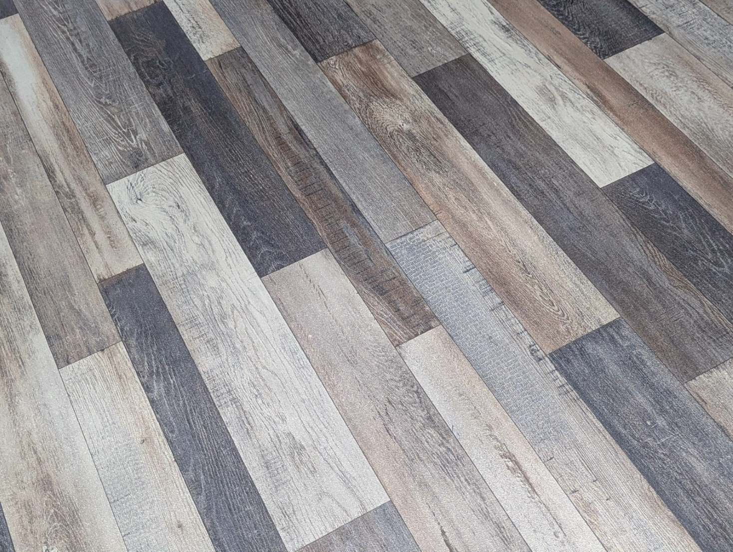 PVC Bodenbelag Vinylboden mit natürlicher Holzstruktur in Vintage Landhausstil