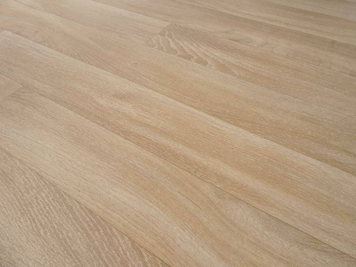 PVC in Eschenholz-Optik 4