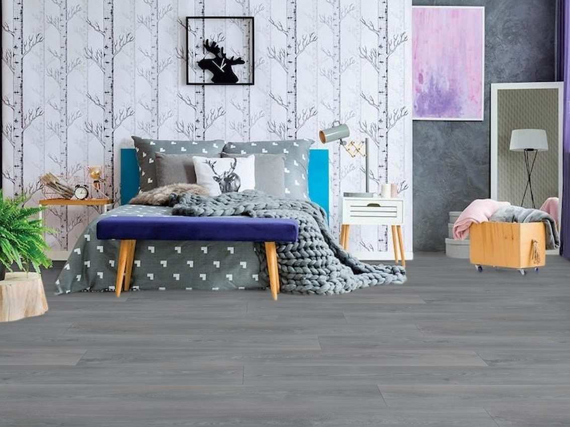 PVC Bodenbelag in schlichter Holz Art, grau