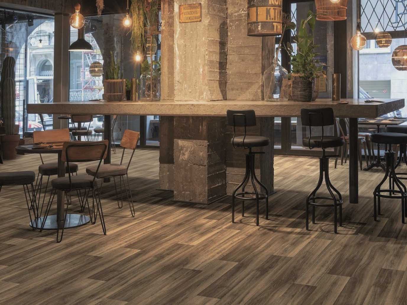 PVC in Holz-Optik mit exquisieter Struktur 5