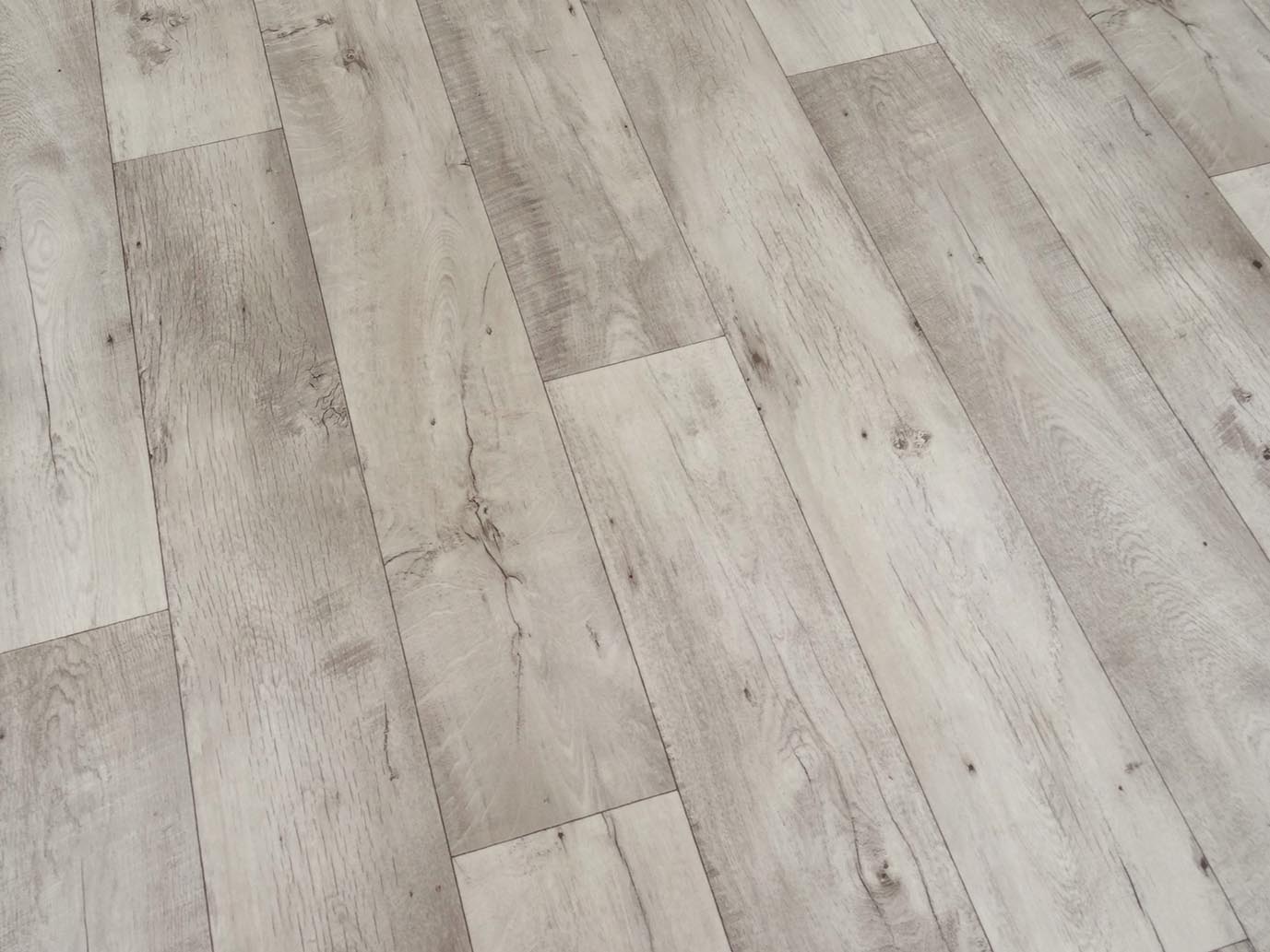 PVC in lebhafter Holz-Optik