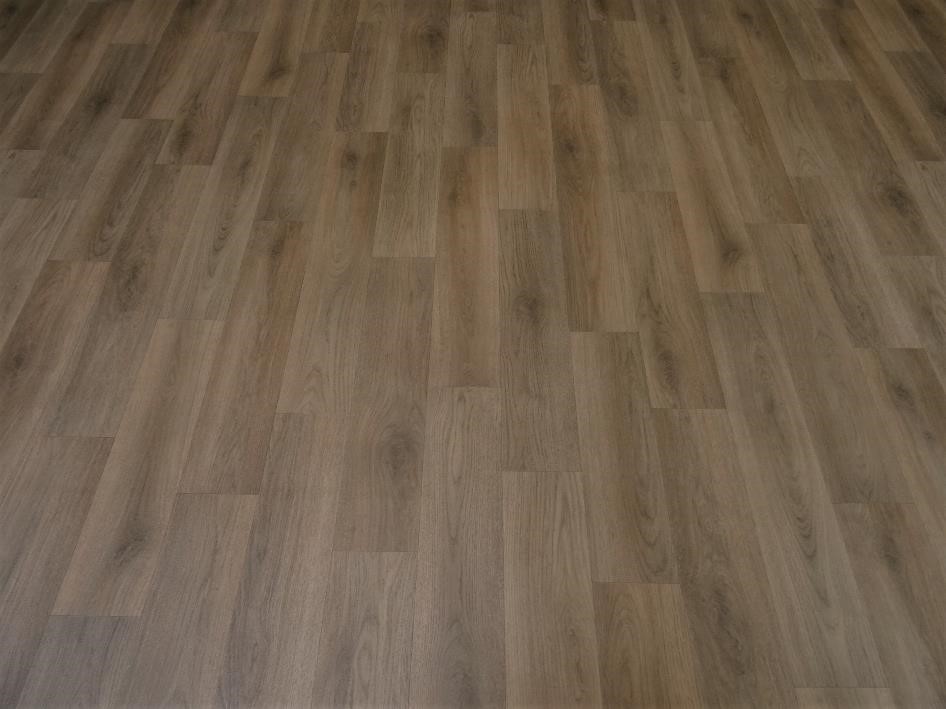 PVC in schlichter, brauner Holz-Optik 5