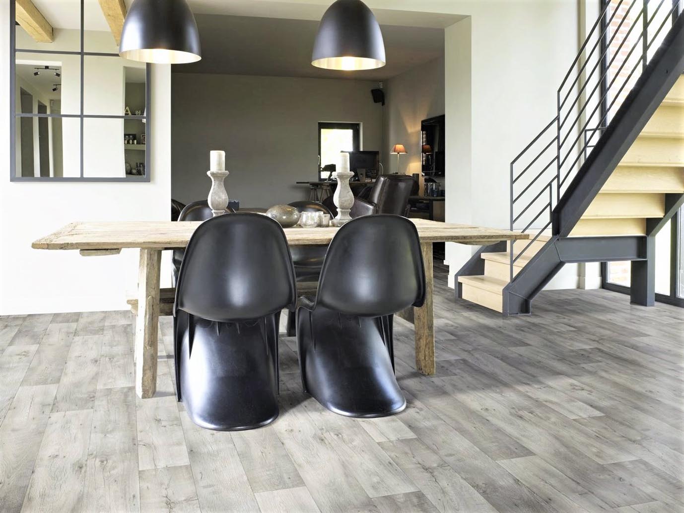 PVC in lebhafter Holz-Optik 5