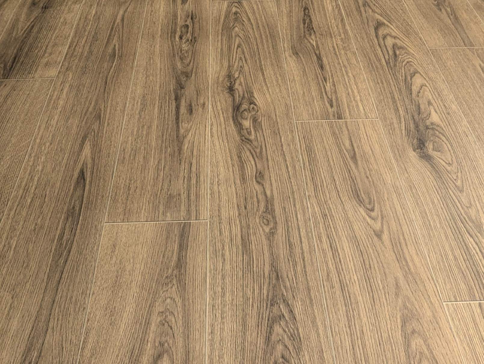 PVC-vloerbedekking: vinylvloer in eiken planken – Natuurlijke houtlook in brede planken