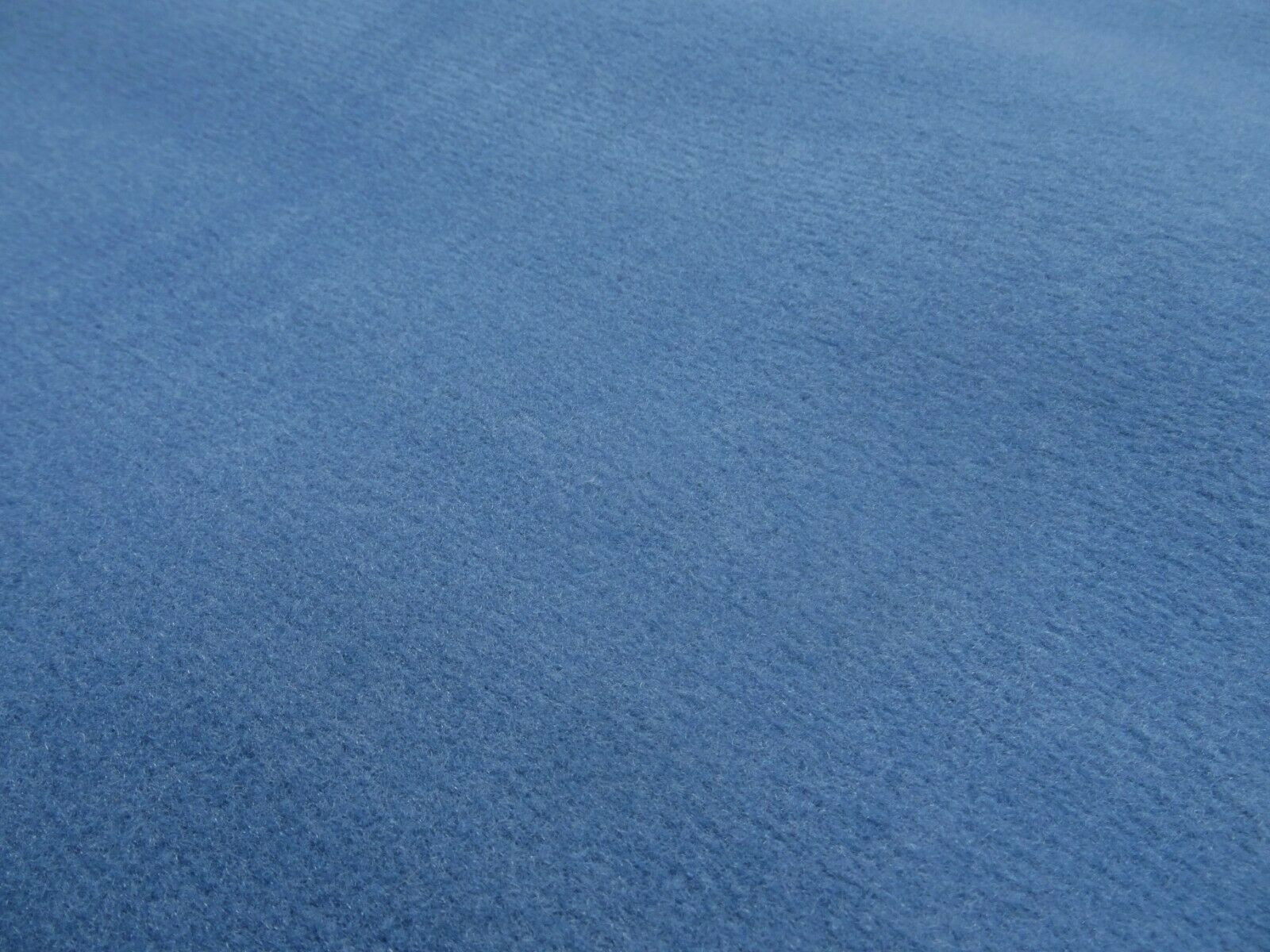 hellblau