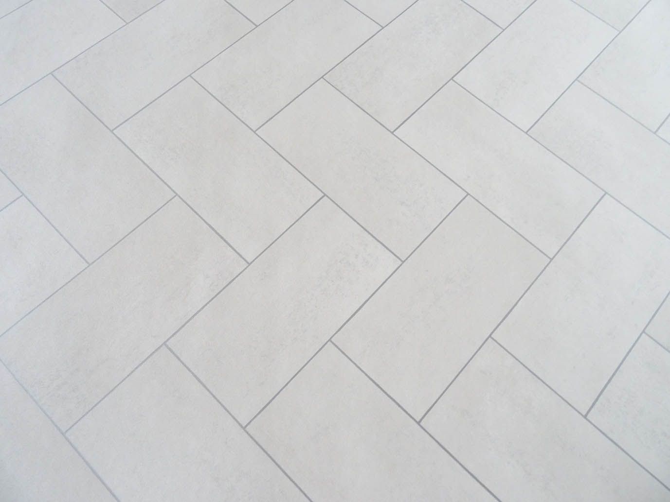 weißer PVC in rautenförmiger Fliesen-Optik 4