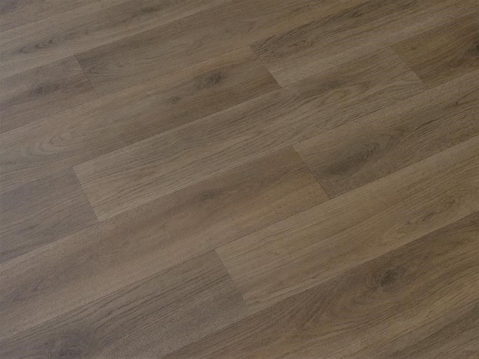 PVC in schlichter, brauner Holz-Optik 2