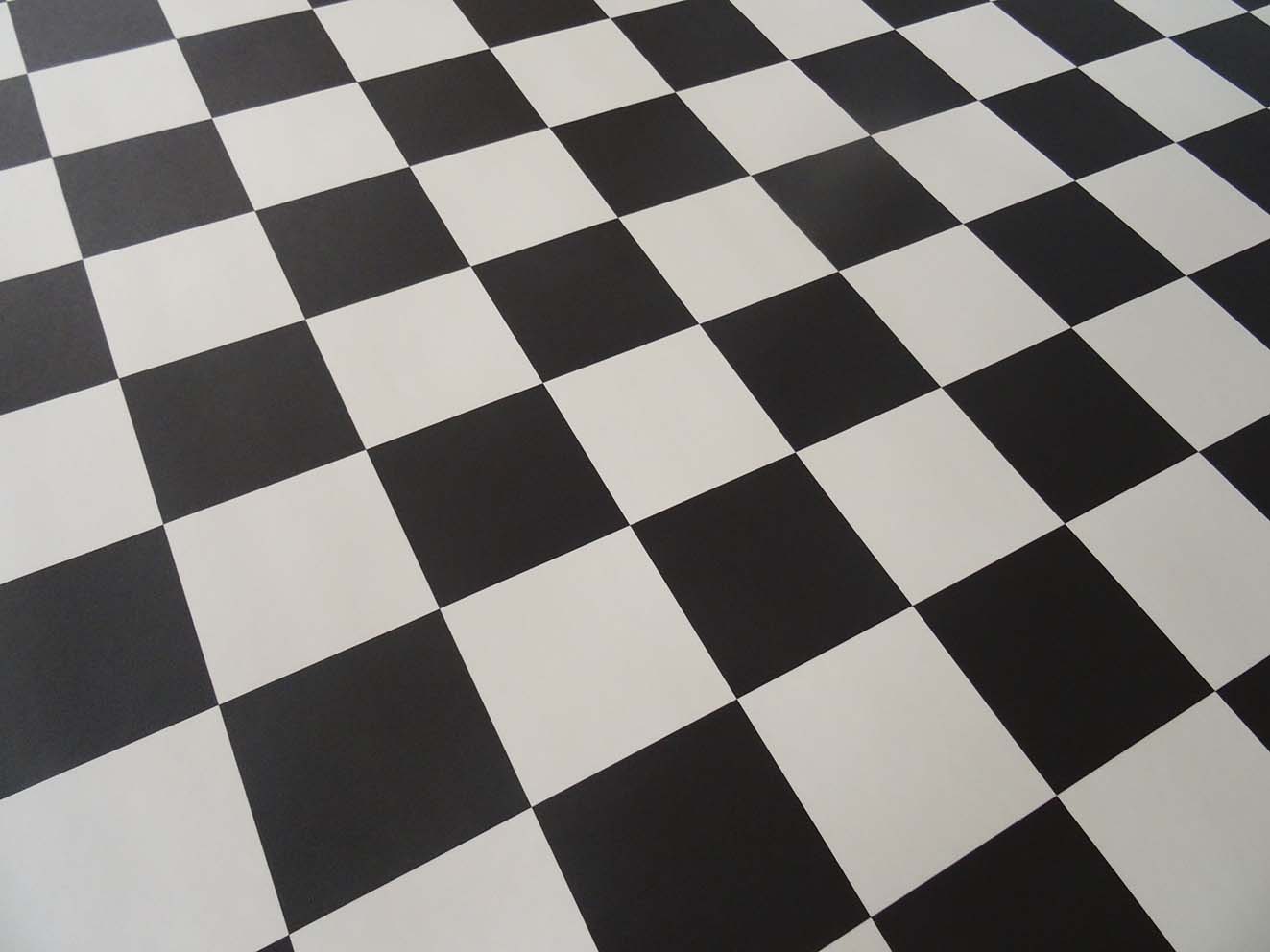 PVC in klassischer Schachbrettoptik, schwarz weiß 2