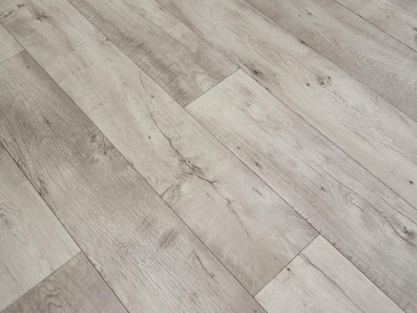 PVC in lebhafter Holz-Optik 2